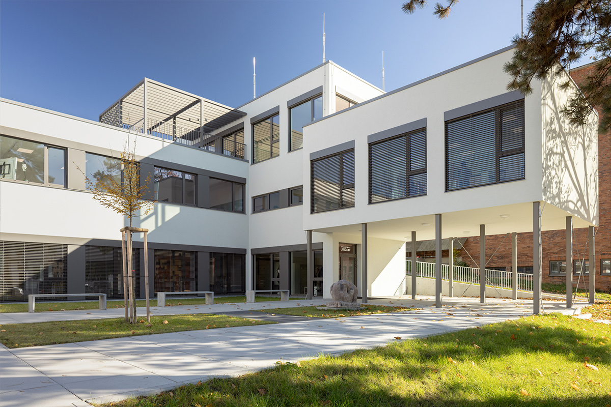 Jinotaj exterieur 2